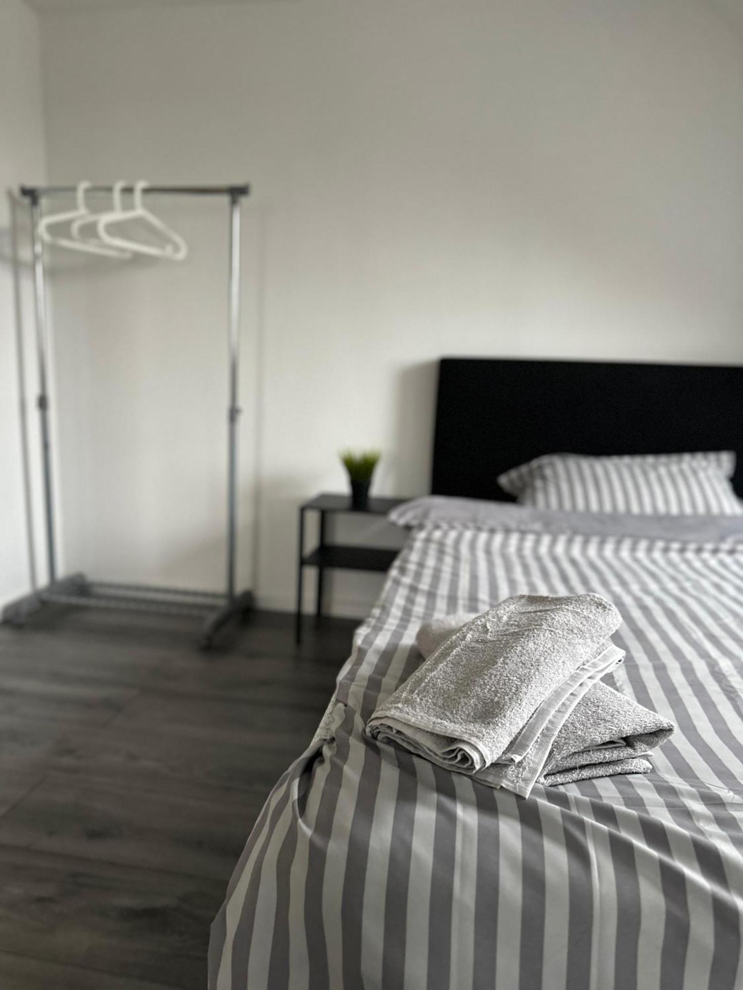 Homeberg - Feine 3 Zimmer, 4 Betten, 60qm In Lage Duisburg