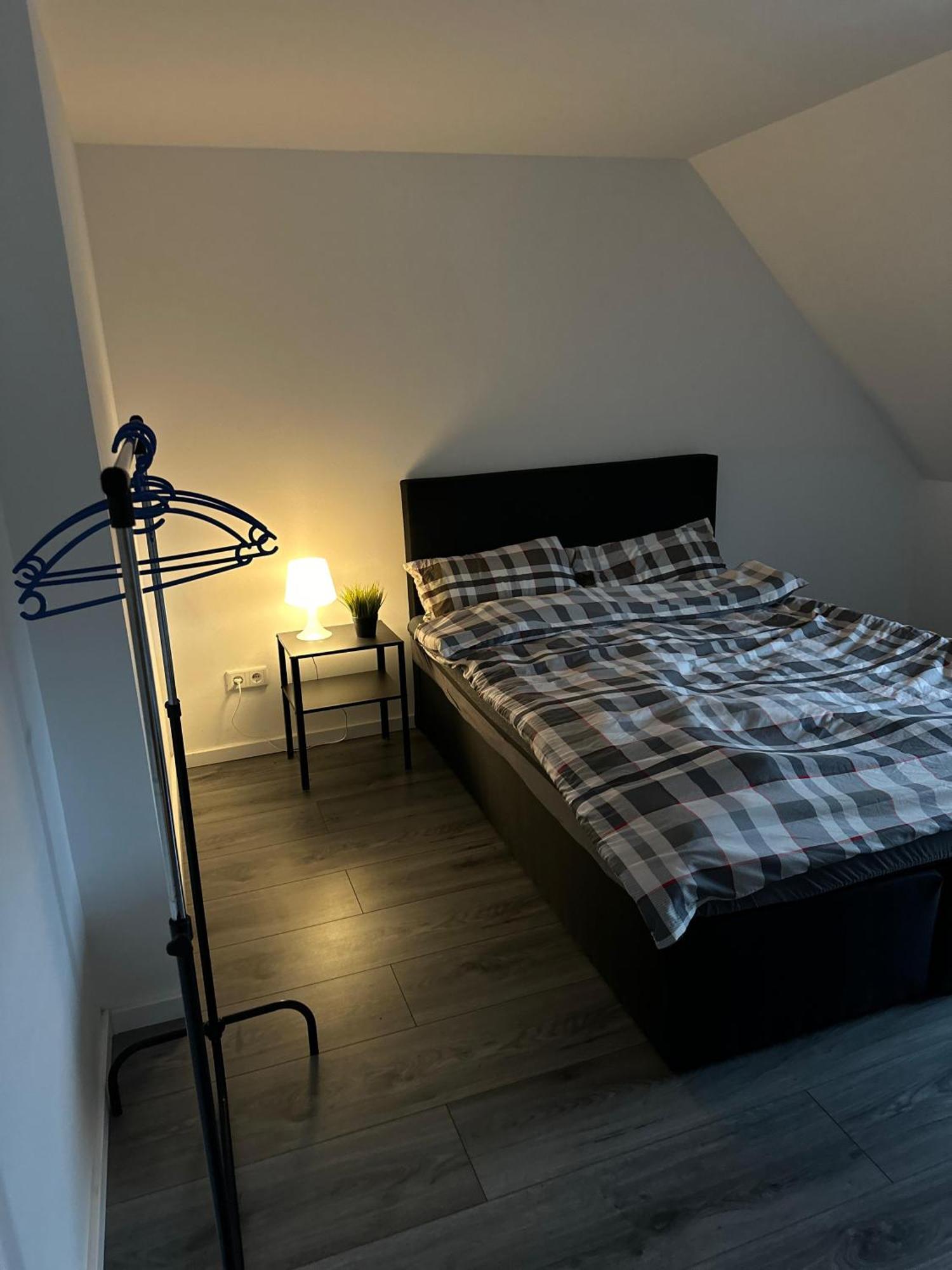 Apartment Homeberg - Feine 3 Zimmer, 4 Betten, 60qm In Lage Duisburg